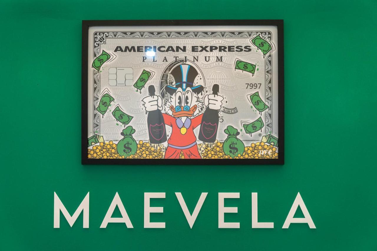 Maevela Apartments - Top Floor Rolex Themed Studio Apt Inside The Cube, Mailbox - Free Netflix & Wifi Birmingham Bagian luar foto