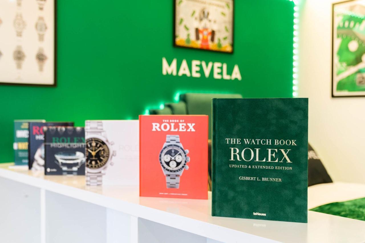Maevela Apartments - Top Floor Rolex Themed Studio Apt Inside The Cube, Mailbox - Free Netflix & Wifi Birmingham Bagian luar foto