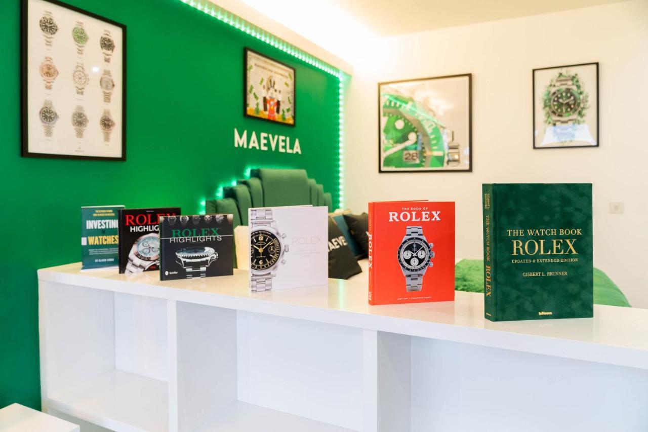 Maevela Apartments - Top Floor Rolex Themed Studio Apt Inside The Cube, Mailbox - Free Netflix & Wifi Birmingham Bagian luar foto