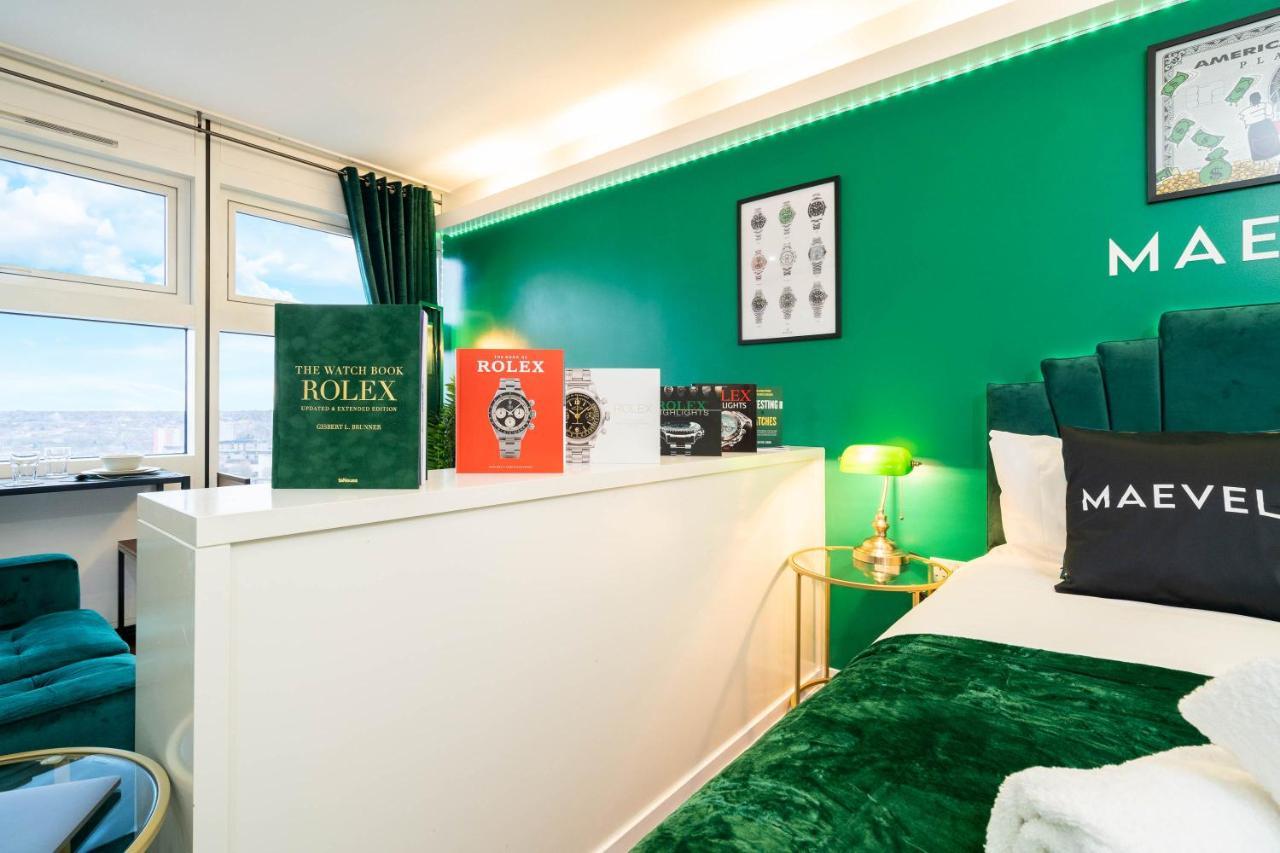 Maevela Apartments - Top Floor Rolex Themed Studio Apt Inside The Cube, Mailbox - Free Netflix & Wifi Birmingham Bagian luar foto